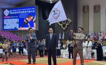 Sumo üzrə dünya çempionatının bayrağı Azərbaycana təqdim olunub