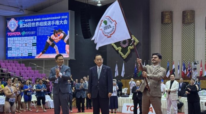 Sumo üzrə dünya çempionatının bayrağı Azərbaycana təqdim olunub