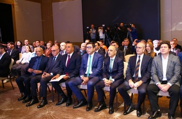 Beynəlxalq yarışlarda uğurlu çıxış edən Azərbaycan şahmatçıları mükafatlandırılıb