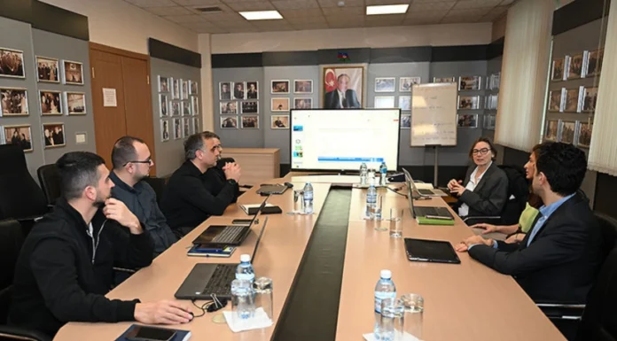 AFFA-da UEFA-nın Kütləvi Futbol üzrə mentoru ilə görüş keçirilib