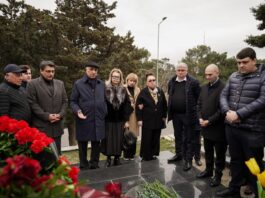 AFFA rəhbərliyi Anatoli Banişevskinin məzarını ziyarət etdi