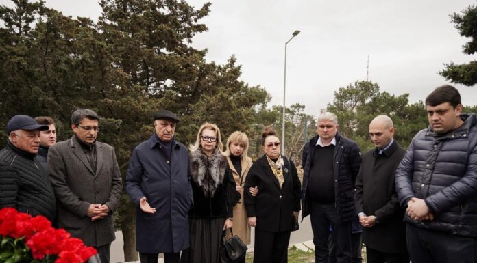 AFFA rəhbərliyi Anatoli Banişevskinin məzarını ziyarət etdi