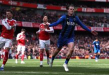 “Arsenal” çempionluq yolunda evdə büdrədi