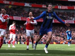 “Arsenal” çempionluq yolunda evdə büdrədi