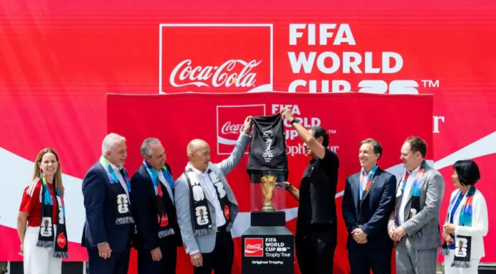 Futbol üzrə dünya çempionatının kuboku Kanadada təqdim edilib
