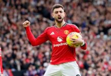 Burunu Fernandeş ilin futbolçusu seçildi