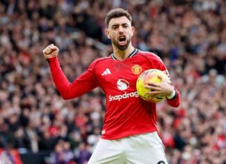 Burunu Fernandeş ilin futbolçusu seçildi