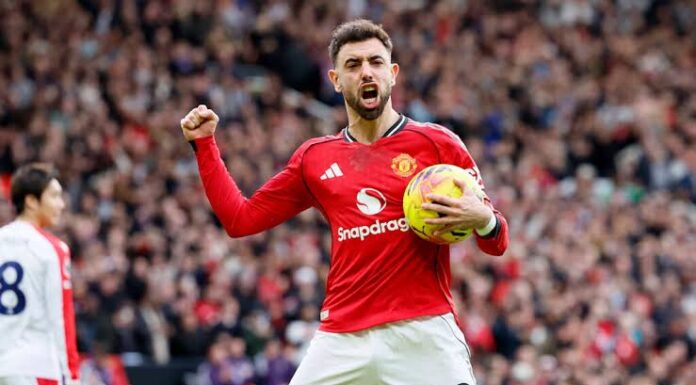 Burunu Fernandeş ilin futbolçusu seçildi