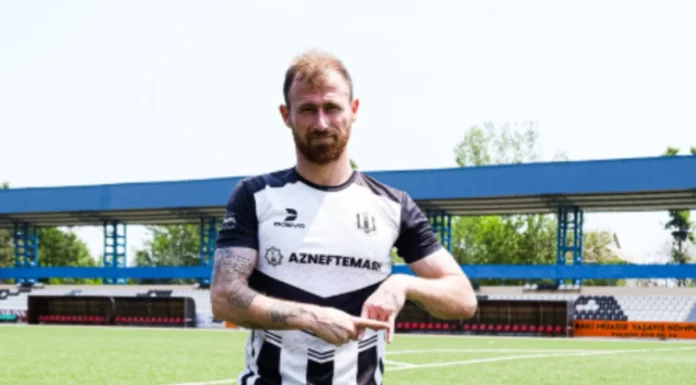 “Karvan-Yevlax” sabiq futbolçusu Ruslan Voronsovu heyətinə qatıb