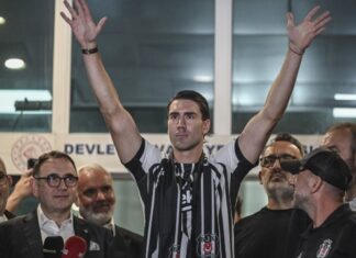 “Beşiktaş” Duşan Vlahoviçi transfer etdi