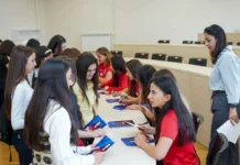 Qadın futbolçularımız Qarabağ Universitetində tələbələrlə görüşüblər